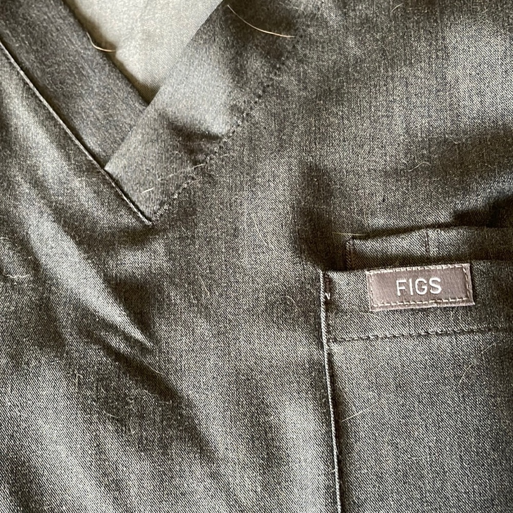 Figs gray scrub top XXL